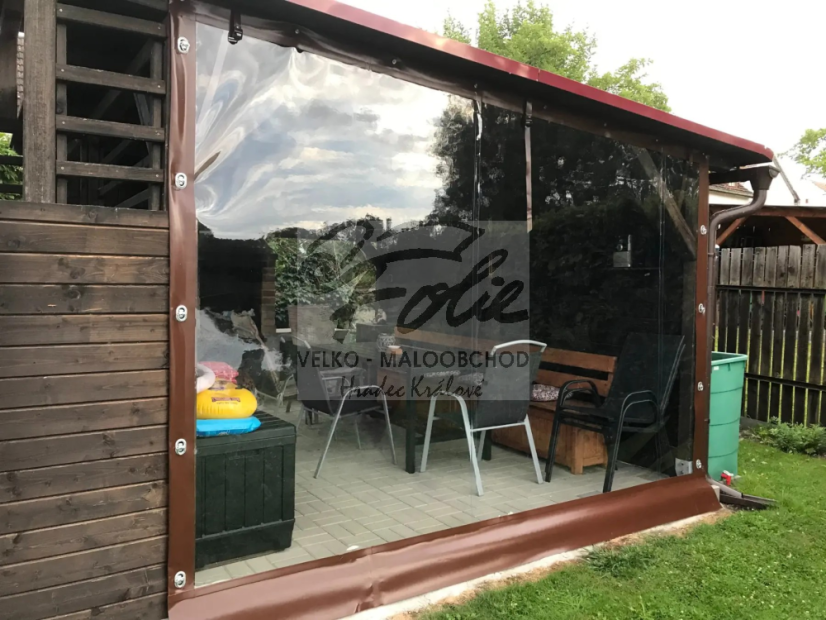 Plachta čirá síly 1mm na pergolu olemovaná s oky - Na míru