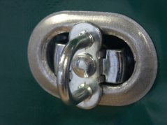 Otočný uzávěr pro oválné oko