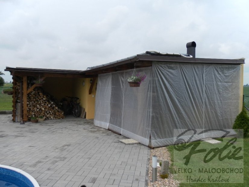 Plachta mléčná kašírovaná 140g/m2 na pergolu olemovaná