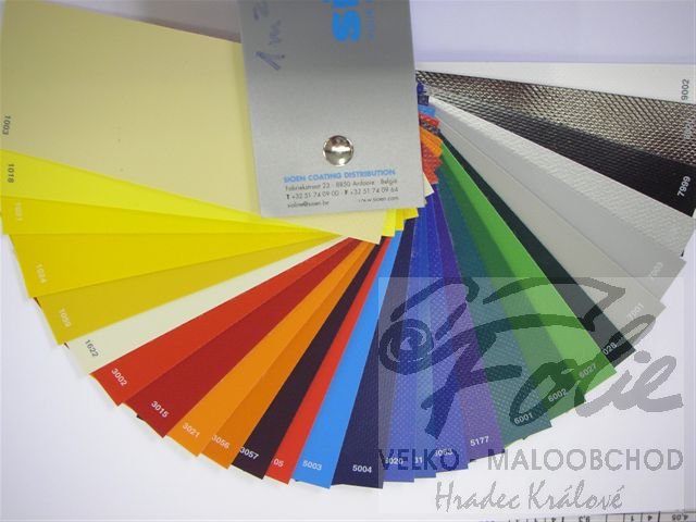 Plachta PVC 630g/m2 s oky - NA MÍRU - Barva: Střední zelená