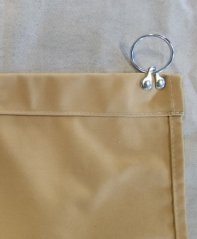 Závěs z termoizolační látky Písková se závěsnými kroužky