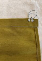 Závěs z termoizolační látky zelené se závěsnými kroužky