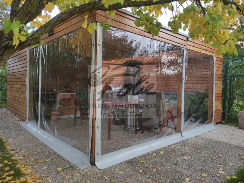 Plachta čirá síly 1mm na pergolu olemovaná s oky - Na míru