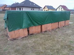 Plachta kašírovaná 250g/m2 Zelená s oky 2,4 x2,4m - Výprodej