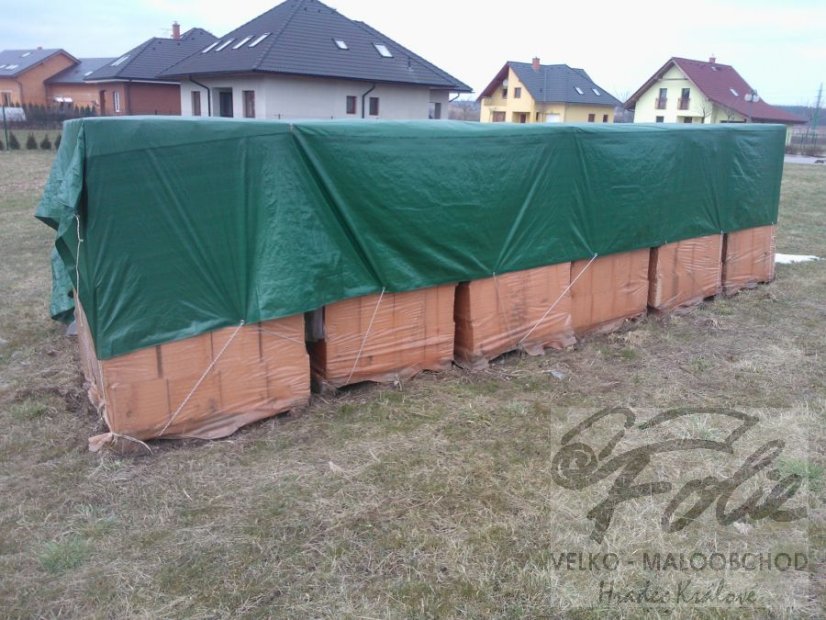Plachta kašírovaná 250g/m2 Zelená s oky 2,4 x2,4m - Výprodej