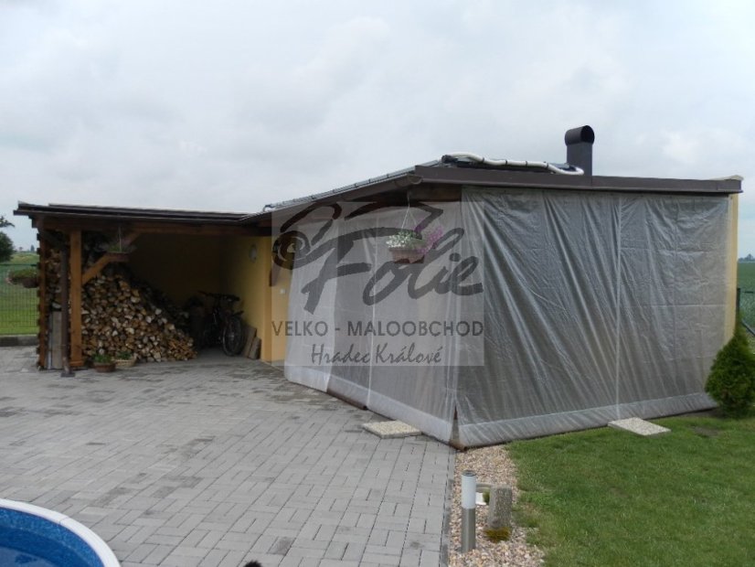 Plachta mléčná kašírovaná 140g/m2 na pergolu olemovaná