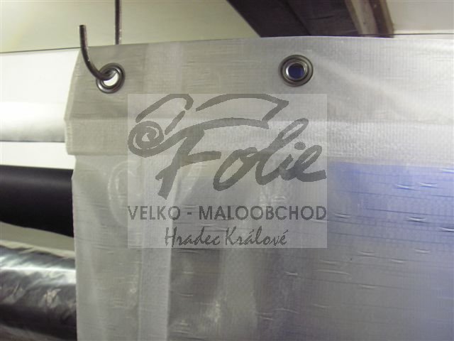 Závěs z kašírované folie 140g/m2